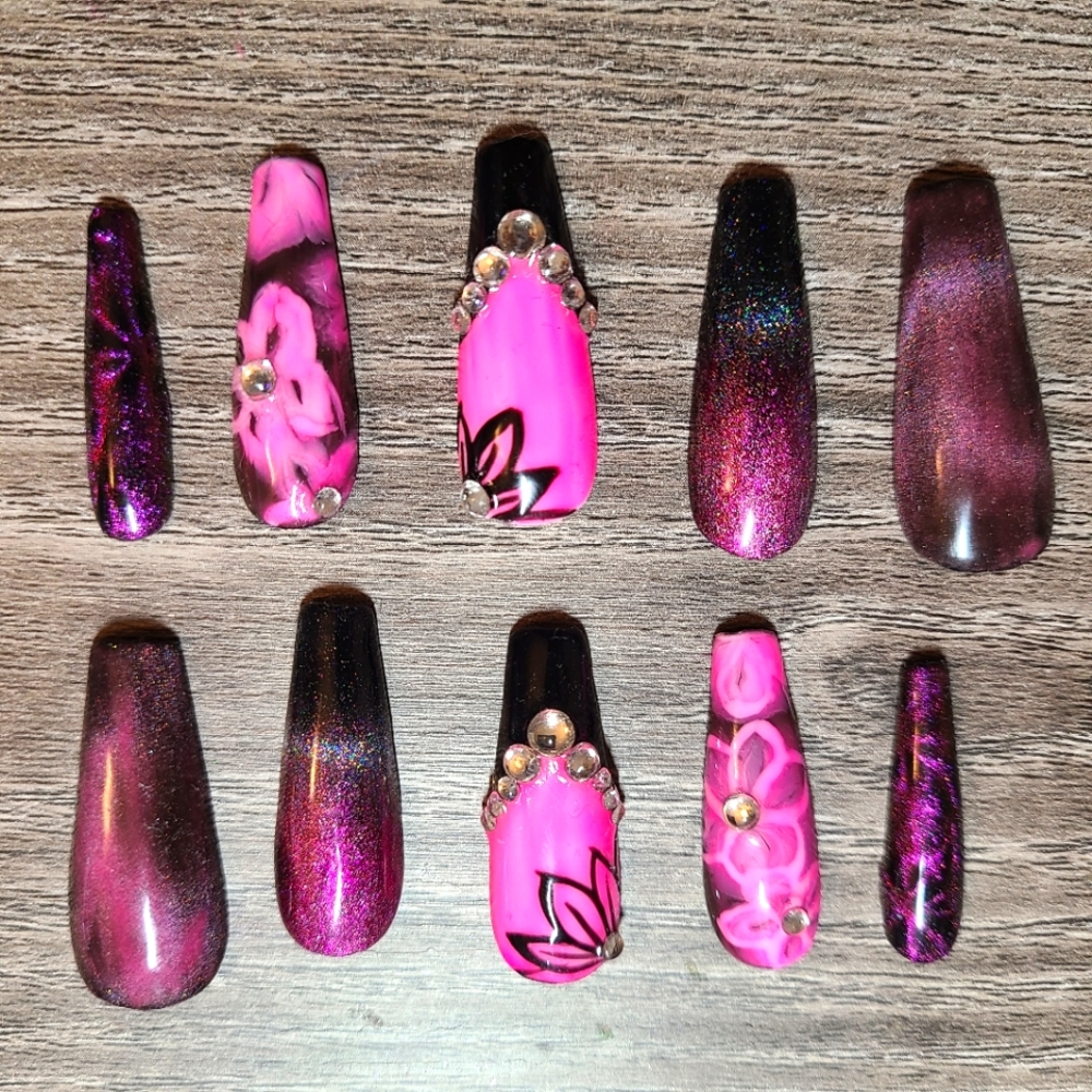 Hot Pink Floral Press-on Nails